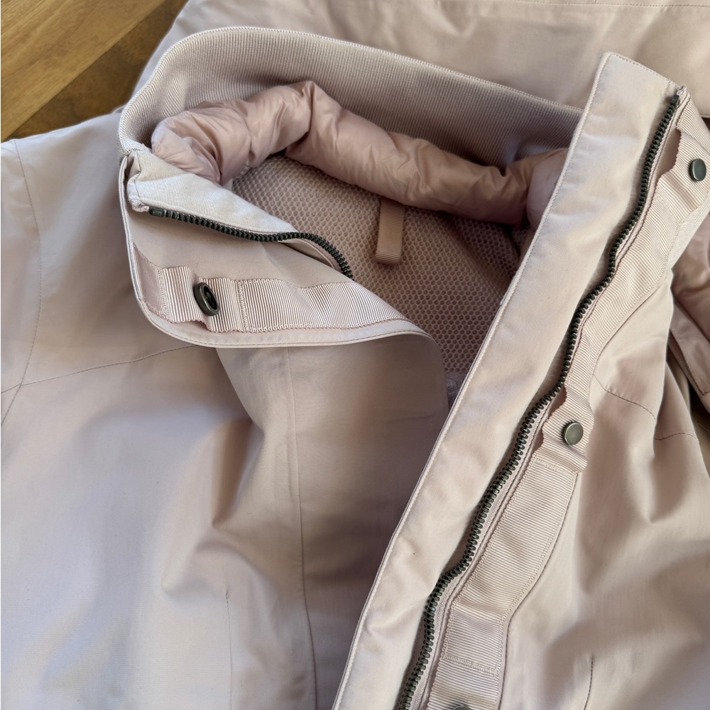 Lululemon Winter jacket. - Picture 3 of 10